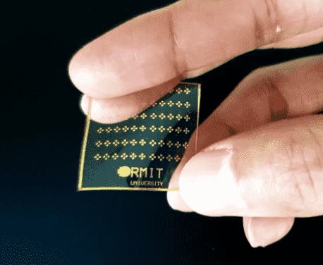 科学家开发出可感知疼痛的人造皮肤 1 科学家发明出可感知疼痛的人造皮肤,有助于制造智能假肢