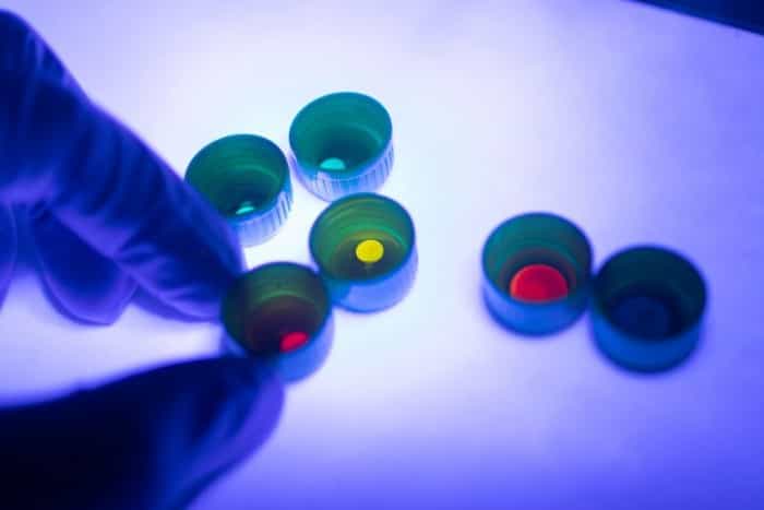 科学家开发新技术 有望制造出牢不可破的复合玻璃屏幕 1 科学家开发新技术 有望制造出牢不可破的复合玻璃屏幕