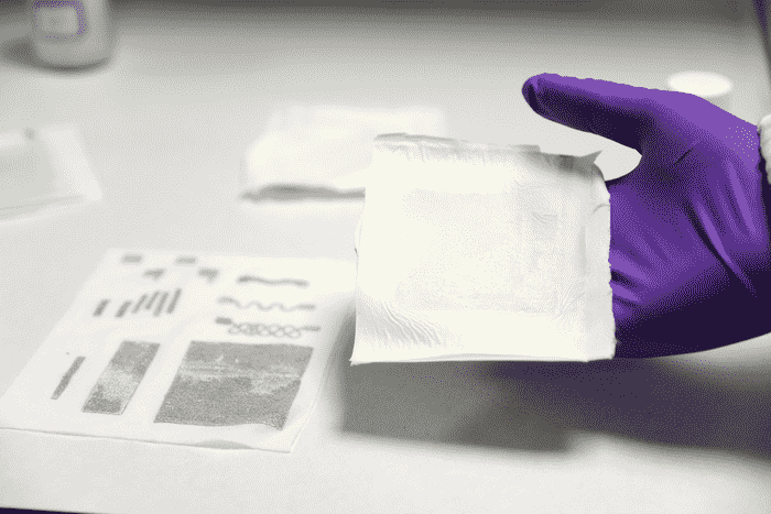 新加坡科学家开发出一种将身体运动转化为电能的“发电织物”