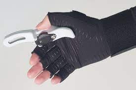 美国可穿戴设备公司开发出一款盲文训练手套BrailleWear